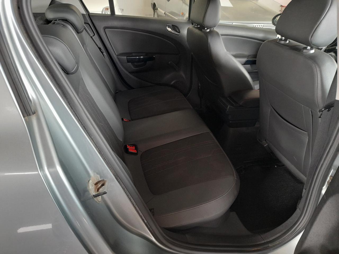 Opel Corsa 1.2 5 porte Cosmo