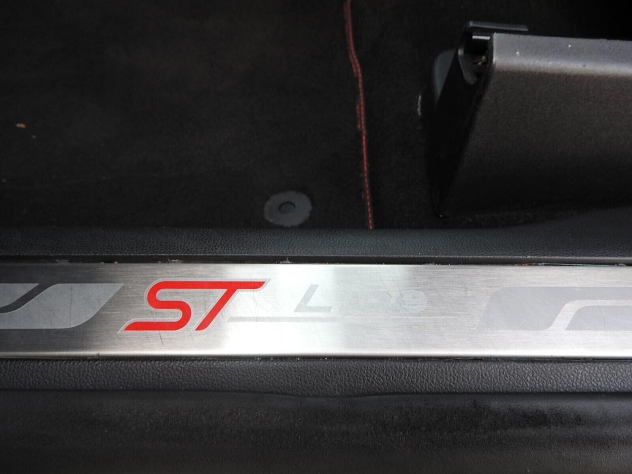 Ford KUGA 2.0 DIESEL/Hybrid ST-Line