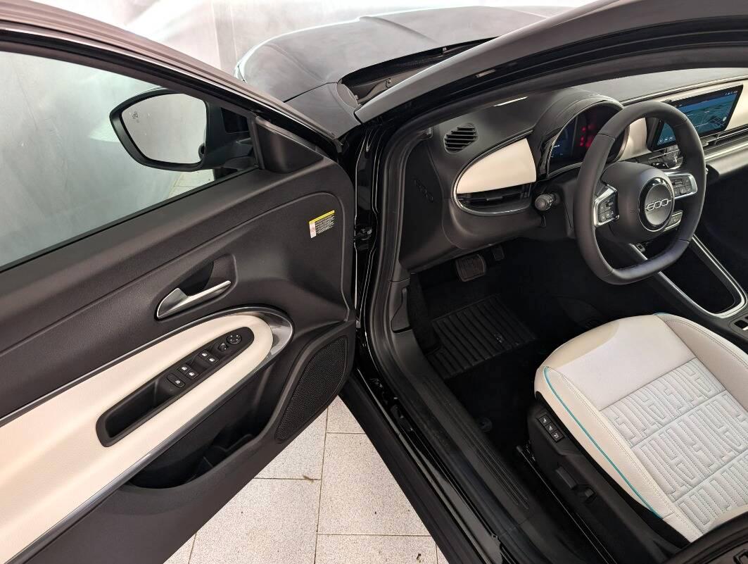 Fiat 600 1.2 hybrid La Prima 110cv auto