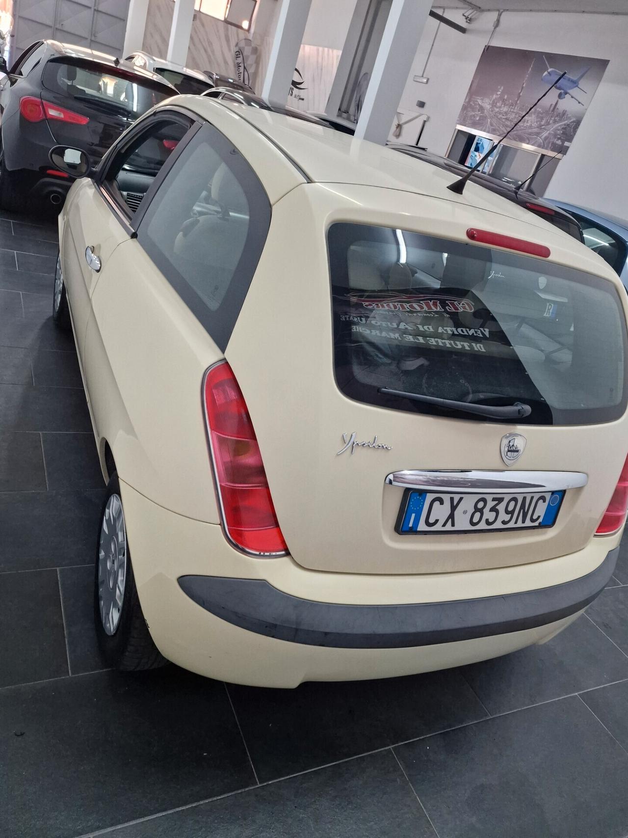 Lancia Ypsilon 1.2 Argento