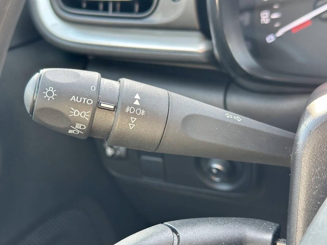 Citroen C3 1.2 puretech Feel 82cv neopatentati con CarPlay