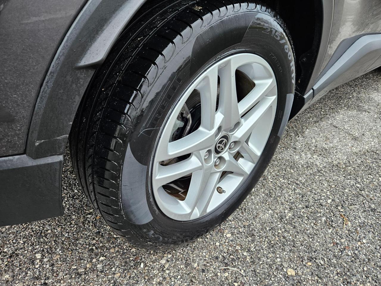 Toyota C-HR 1.8h Business e-cvt