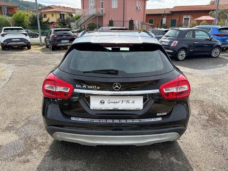 Mercedes-Benz GLA 180 d Business