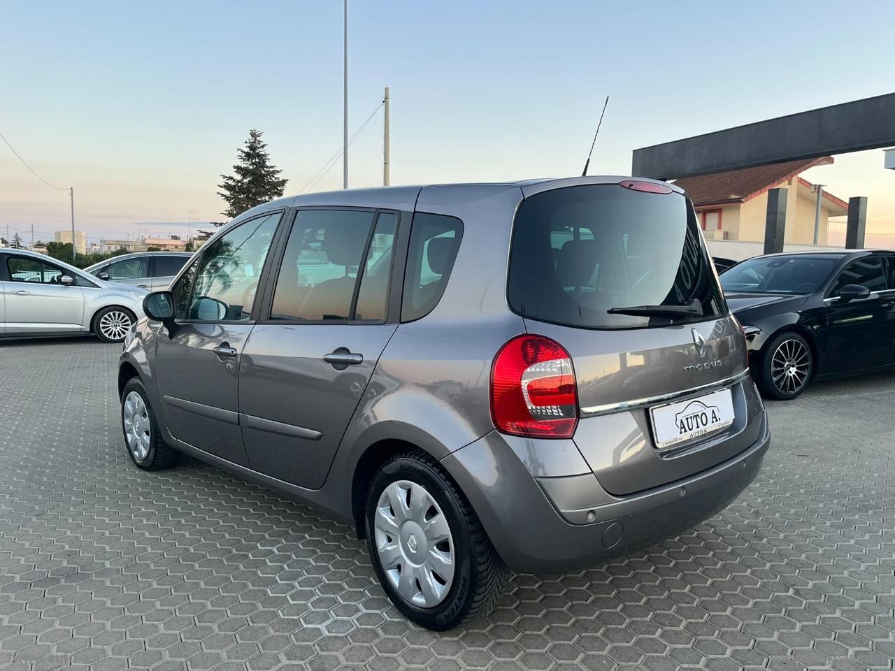 RENAULT Grand Modus 1.5 dCi 90 CV Night&Day