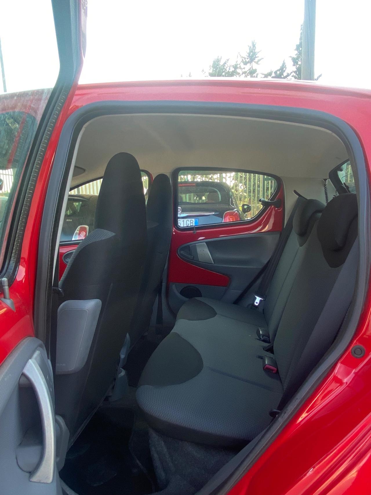 Toyota Aygo 1.0 12V VVT-i 5 porte Sol