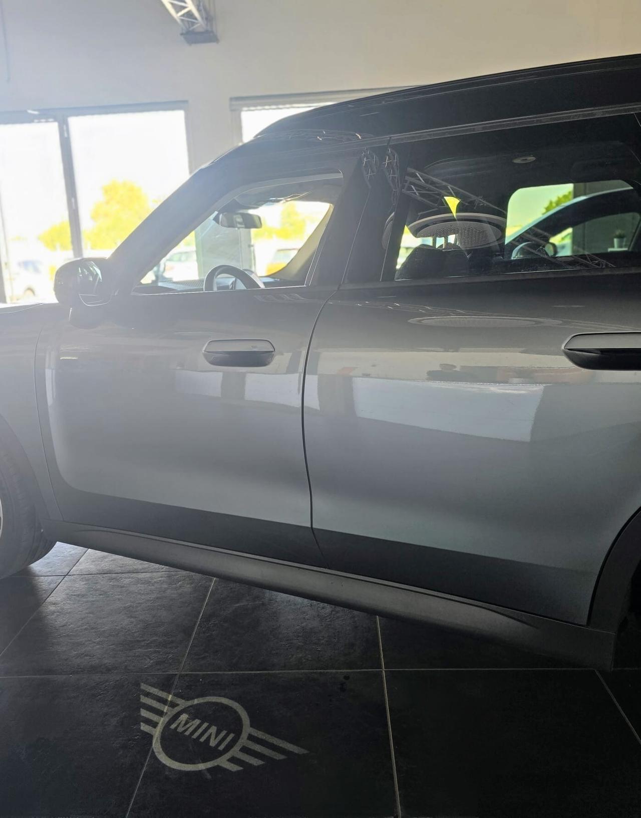 Mini Cooper D Countryman Mini D Favoured Countryman M PLUS