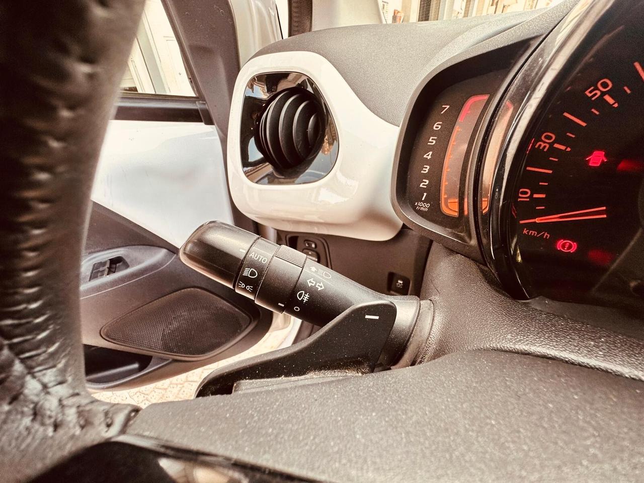 Toyota Aygo 5 porte CAMBIO AUTOMATICO