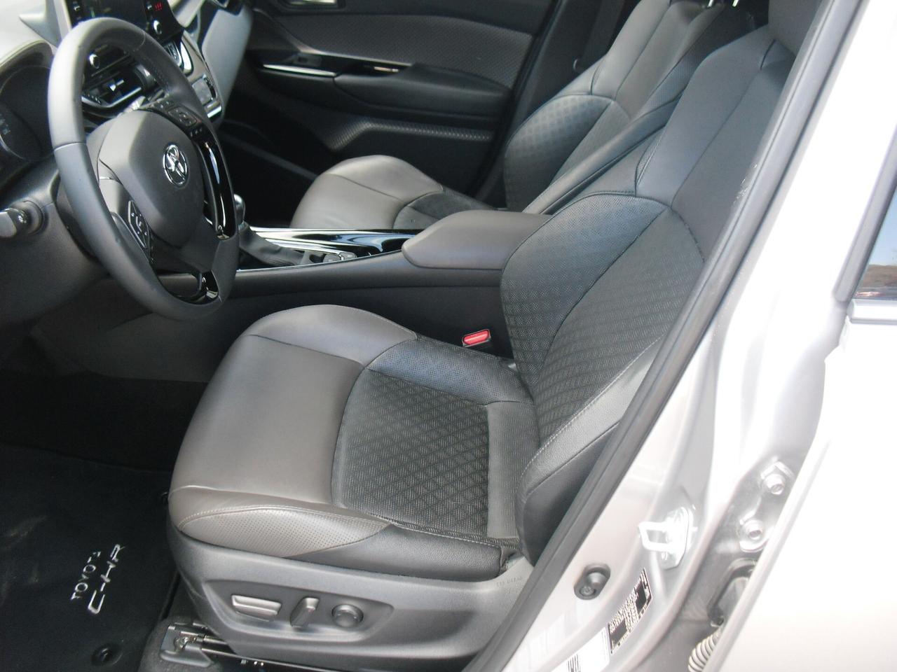 Toyota C-HR 2.0 Hybrid E-CVT Lounge, SOLI 26.000 KM, PARI AL NUOVO!!