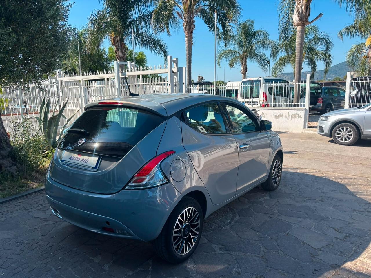 Lancia Ypsilon 1.0 FireFly 5 porte S&S Hybrid Ecochic A. Ferretti