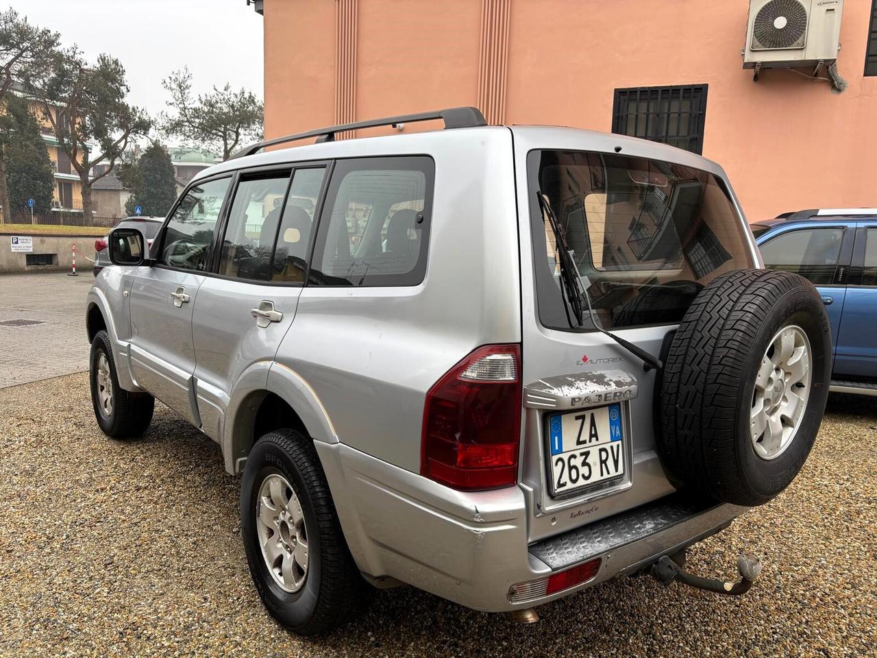 Mitsubishi Pajero 3.2 16V DI-D 5p. 7 posti gancio