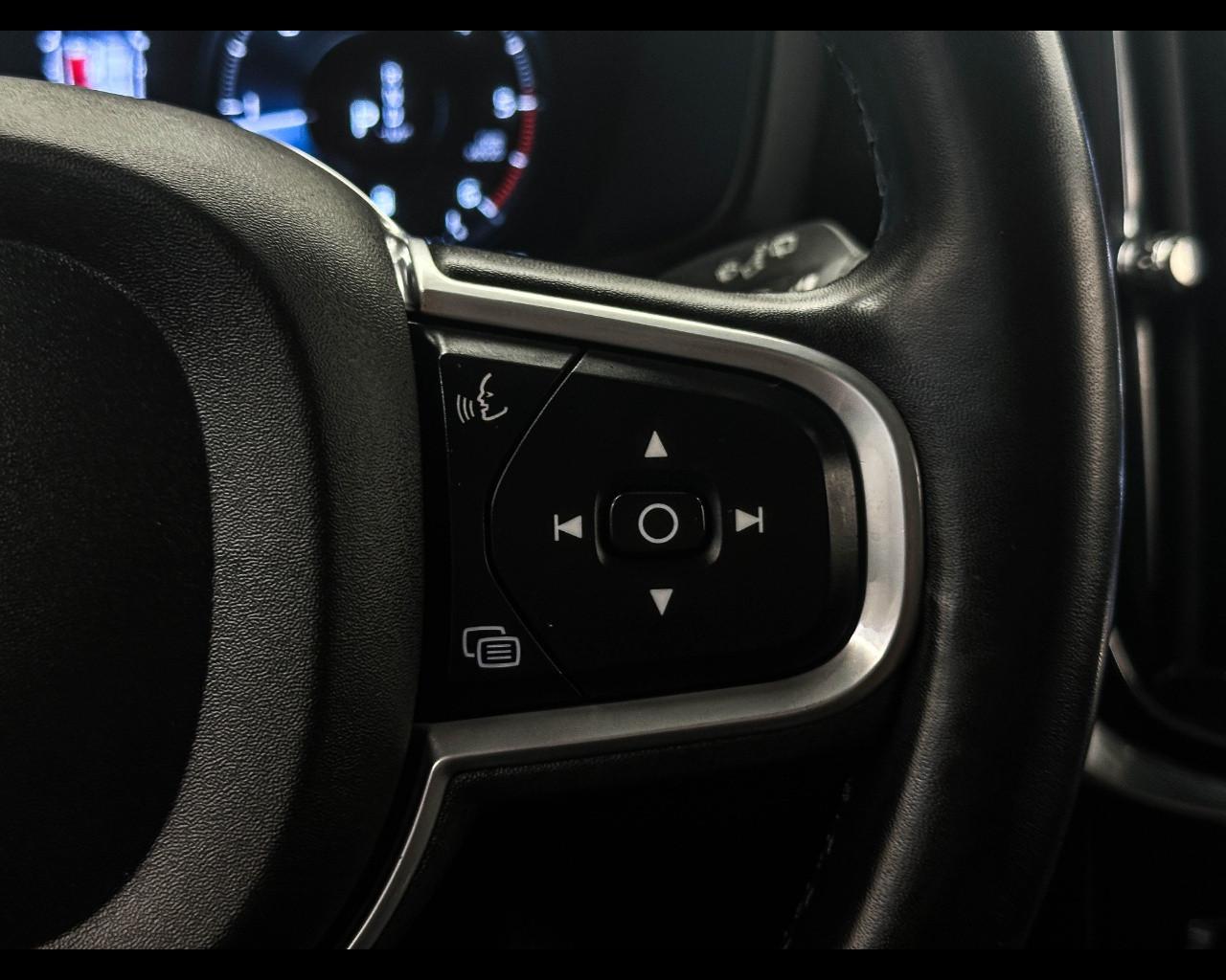 VOLVO V60 B4 (d) Geartronic Momentum Business
