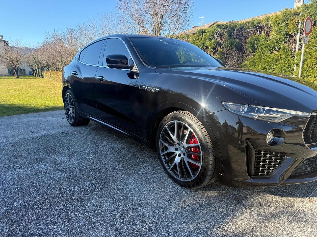 Maserati Levante V6 Diesel 275 CV AWD Granlusso