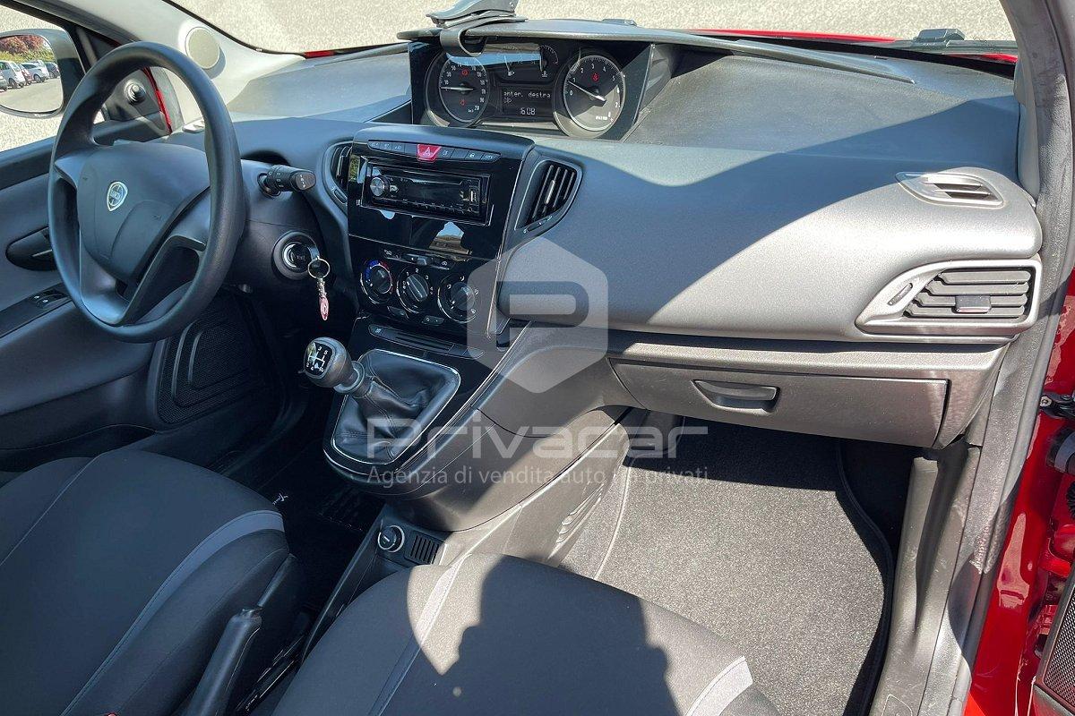 LANCIA Ypsilon 1.2 69 CV 5 porte Silver