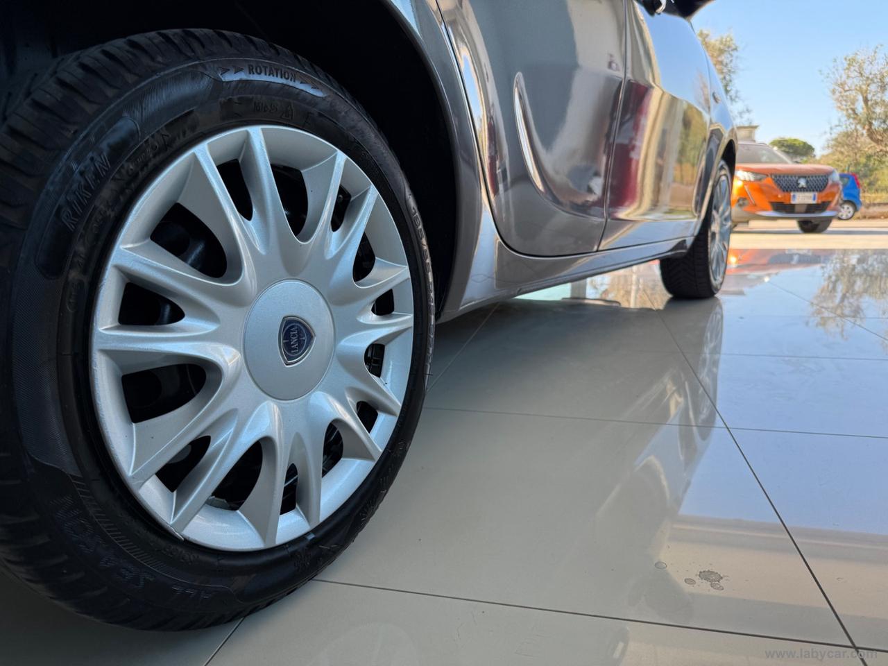 LANCIA Ypsilon 1.2 69 CV 5p. S&S Silver