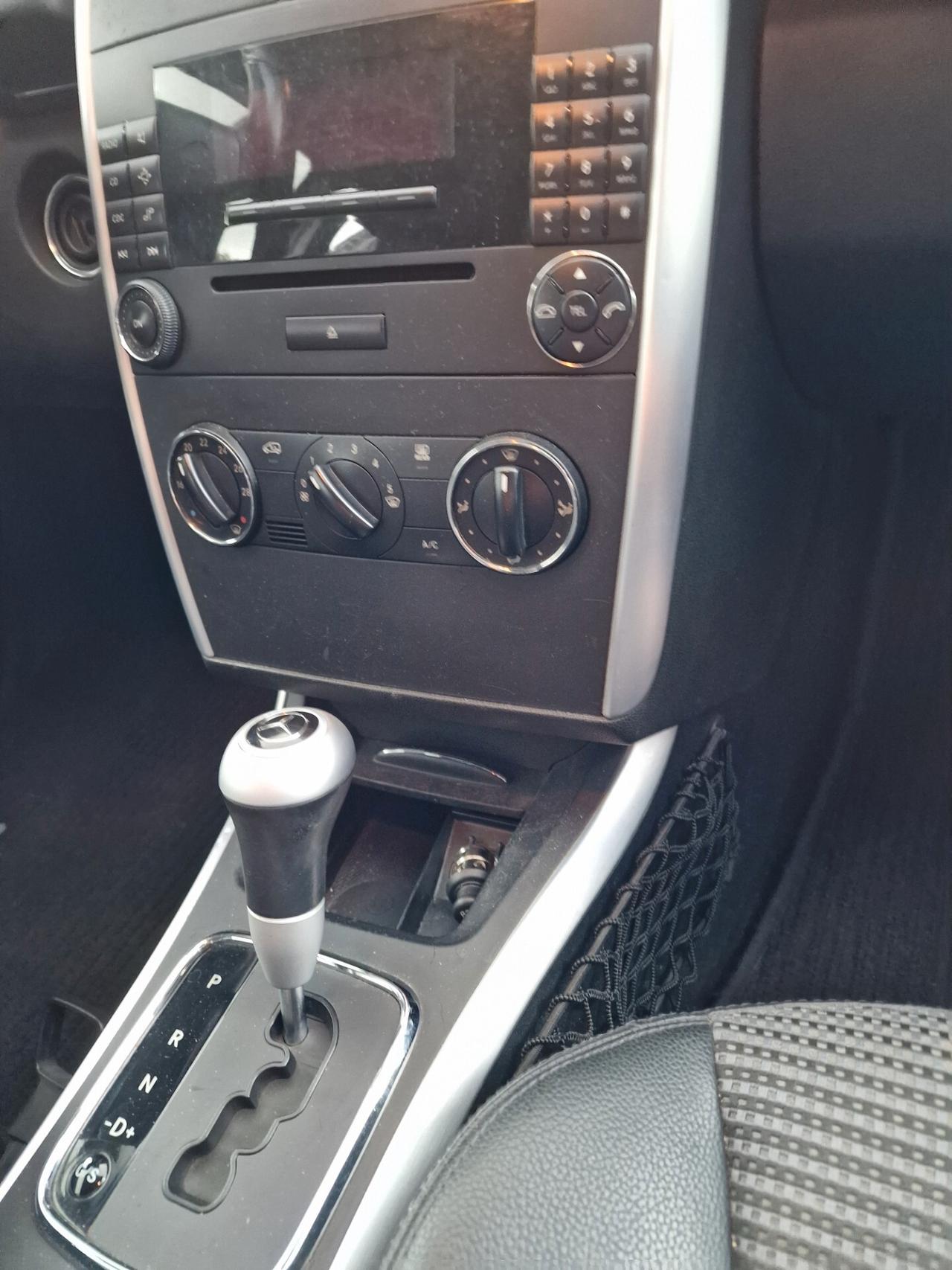 Mercedes-benz B 200 CDI PER NEOPATENTATI E CAMBIO AUTOMATICO