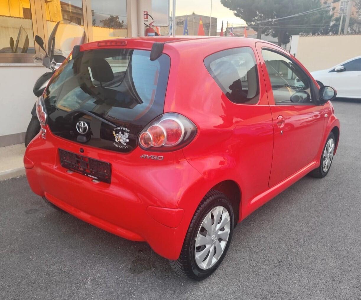 Toyota Aygo 1.0 12V VVT-i 3 porte Active Connect