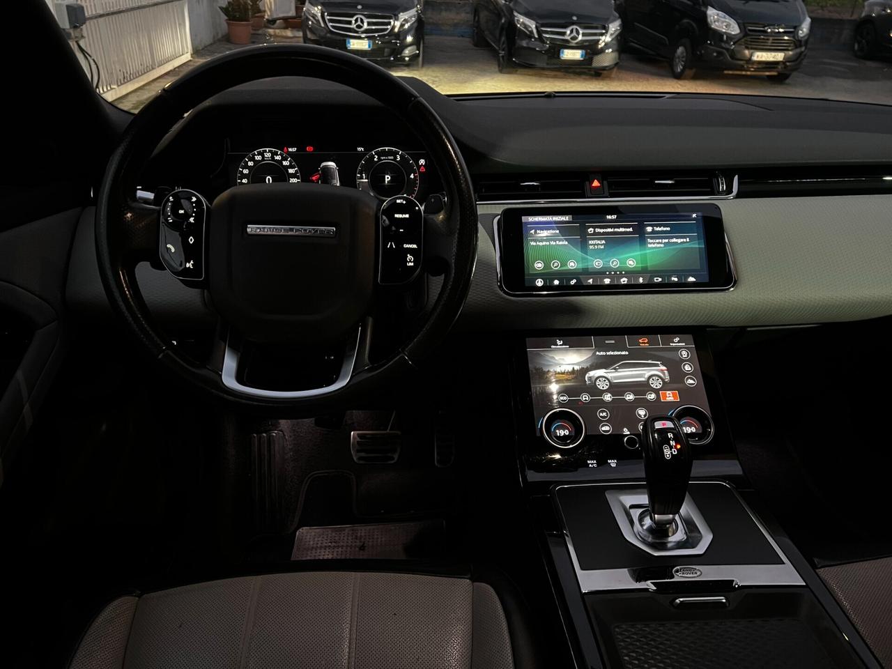 Land Rover Range Evoque 2.0D 150-R-Dynamic-2019-FULL