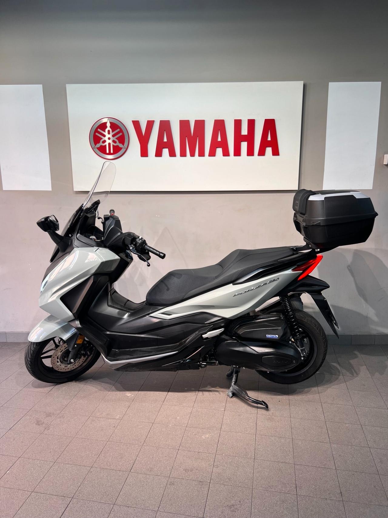 Honda Forza 350 pearl white