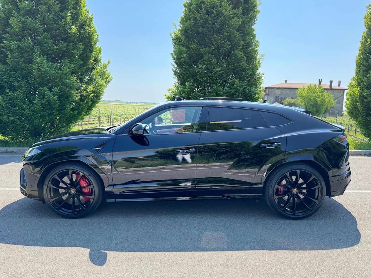 Lamborghini Urus 4.0 V8 650cv Total Black Permute