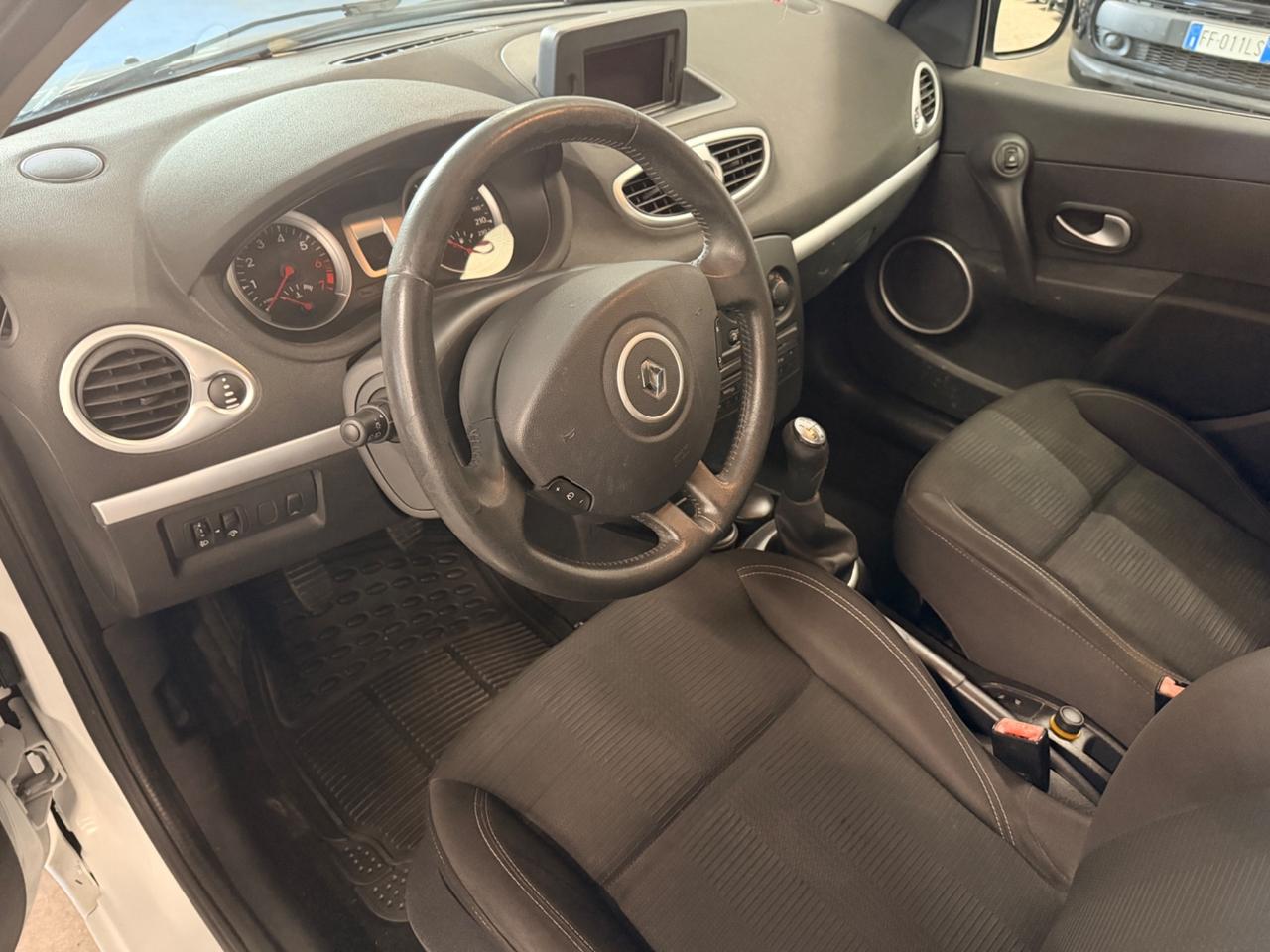 Renault Clio 1.2 16V 5 porte Dynamique