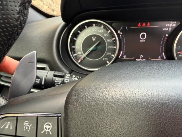 MASERATI Levante MY22 GRANSPORT+TETTO+BLACK PACK+PINZE GIALLE