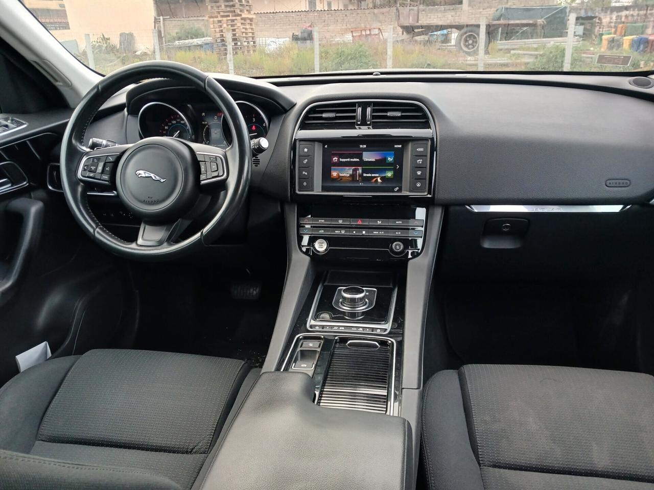 Jaguar F-Pace 2.0 D 240 CV AWD aut. Pure