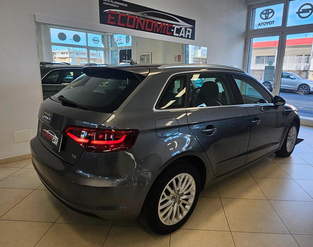 Audi A3 1.6 TDI ultra Attraction SPORTBACK