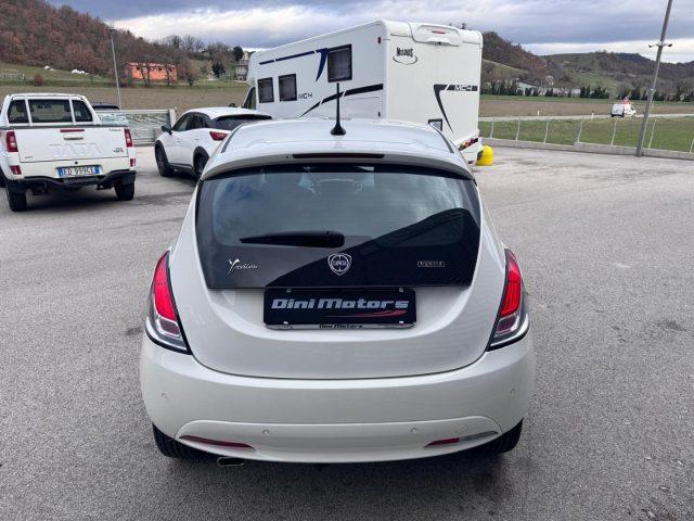 LANCIA Ypsilon 1.0 FireFly 5p Hybrid Ecochic Gold IVA ESPOSTA