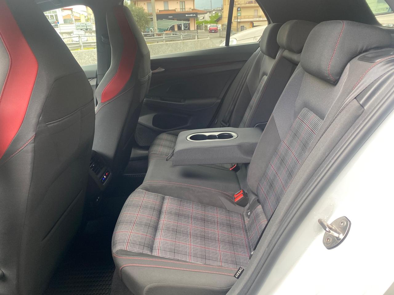 Volkswagen Golf GTI 2.0 TSI DSG 19” IQ-LIGHT DCC