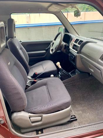 SUZUKI Jimny 1.3i 16V cat 4WD JLX