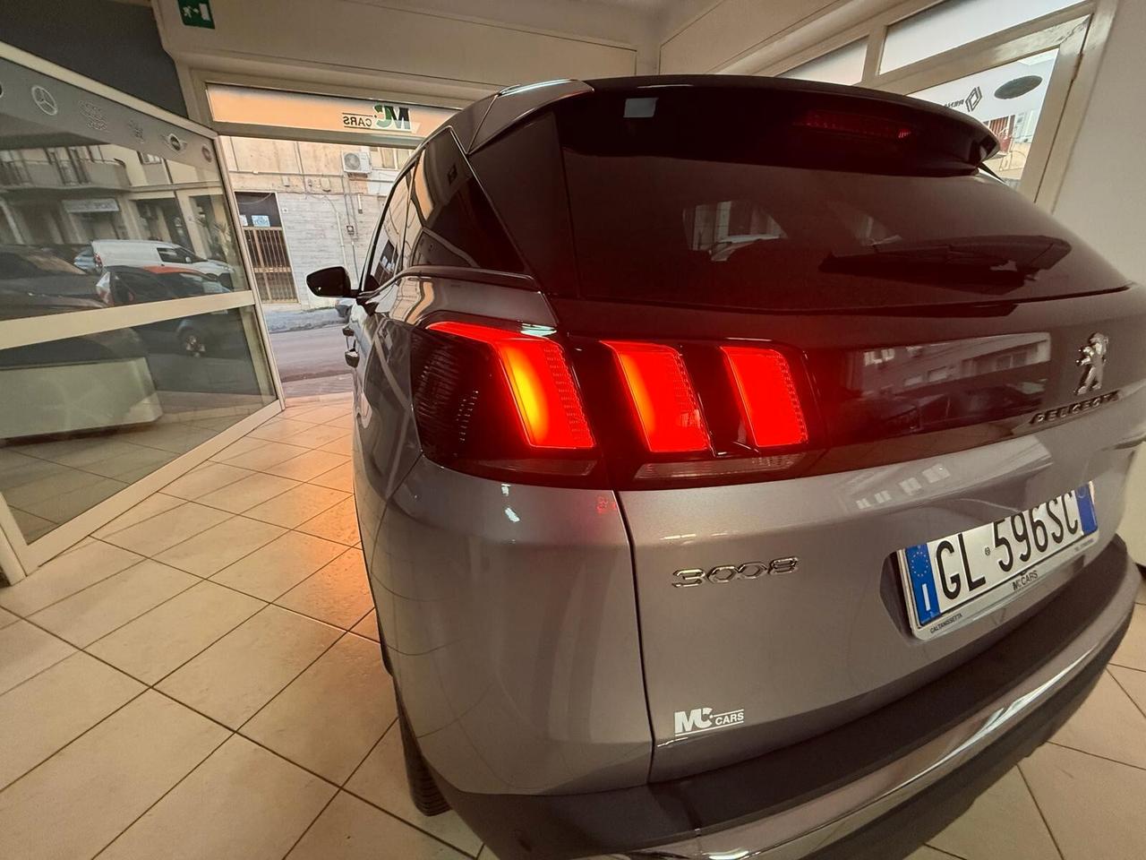 Peugeot 3008 BlueHDi 130 S&S EAT8 Active Pack