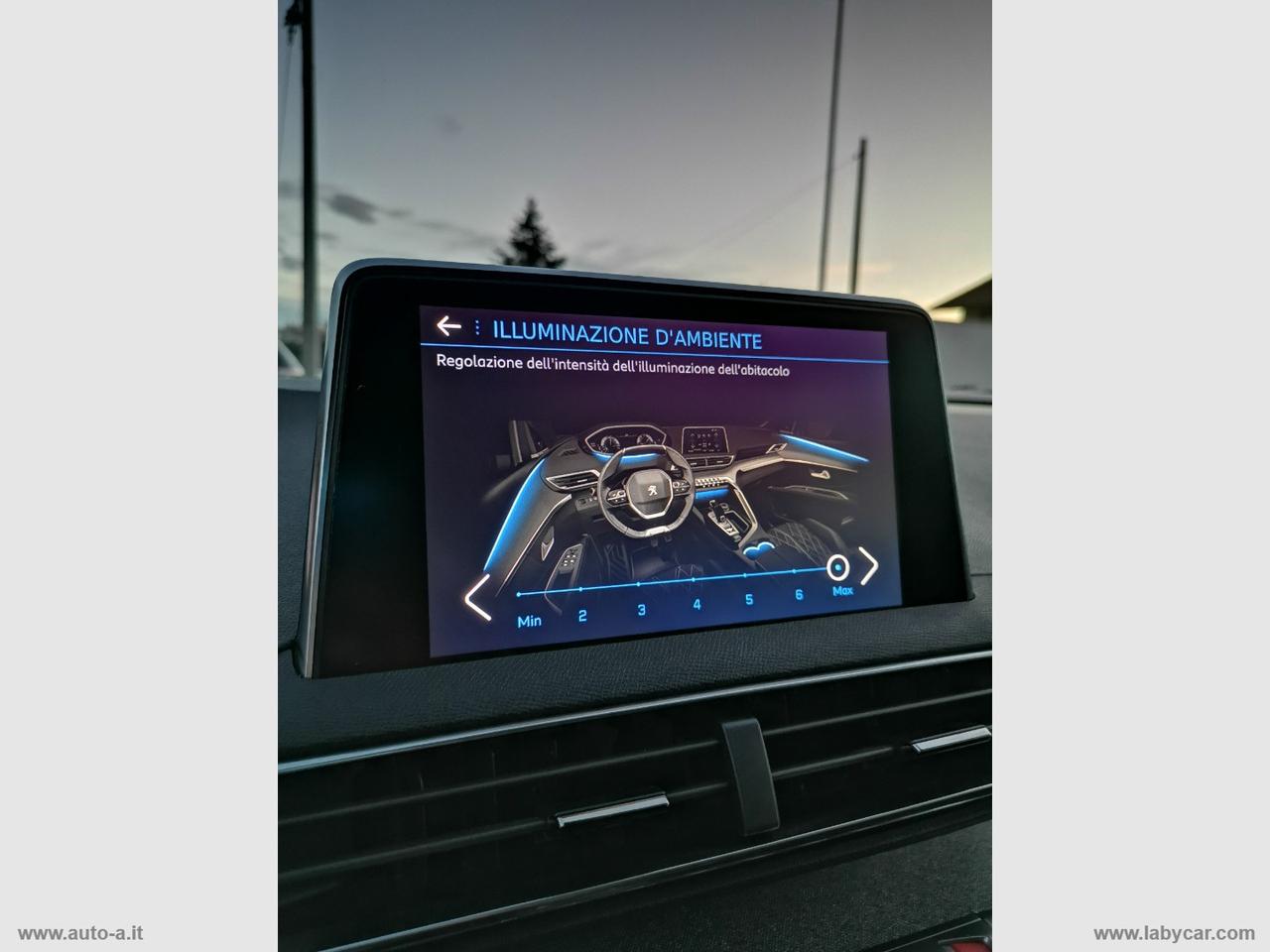 PEUGEOT 5008 BlueHDi 130 S&S EAT8 Crossway