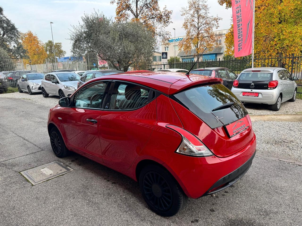 Lancia Ypsilon 1.2 69CV 5P Gold NEOPATENTATI