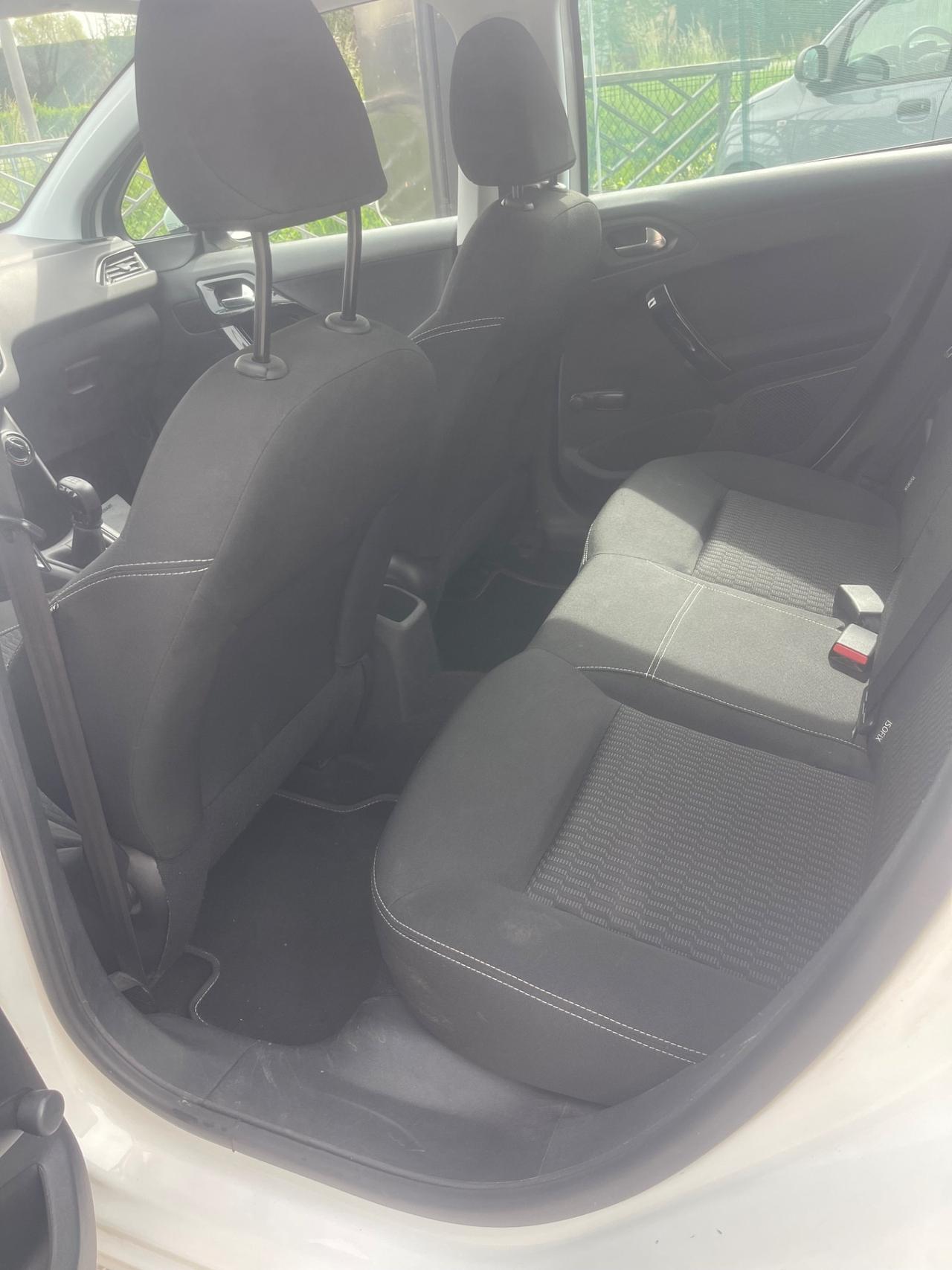 Peugeot 208 PureTech 82 5 porte Allure