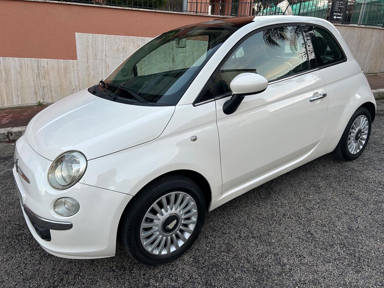 Fiat 500 1.2 Lounge ideale per neopatentati