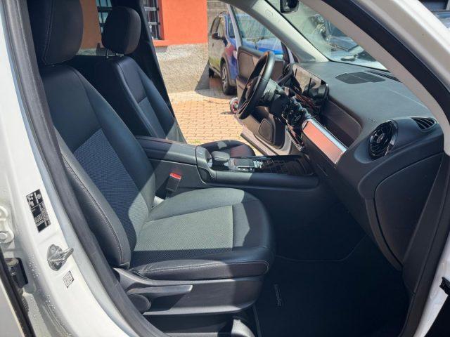 MERCEDES-BENZ GLB 200 d Automatic Business