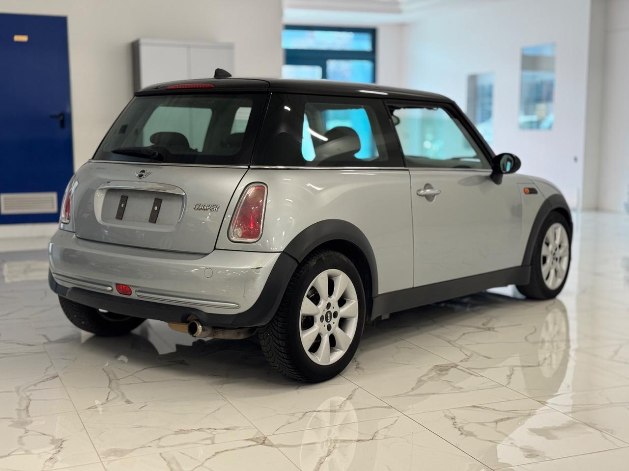 Mini Cooper 1.6 Park Lane Automatica