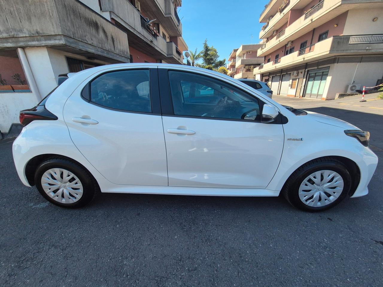 Toyota Yaris 1.5 Hybrid iva esposta inclusa 2021