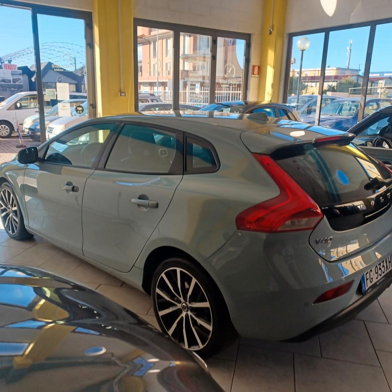 VOLVO V40 OTTIMO STATO GARANZIA 1 2 MESI