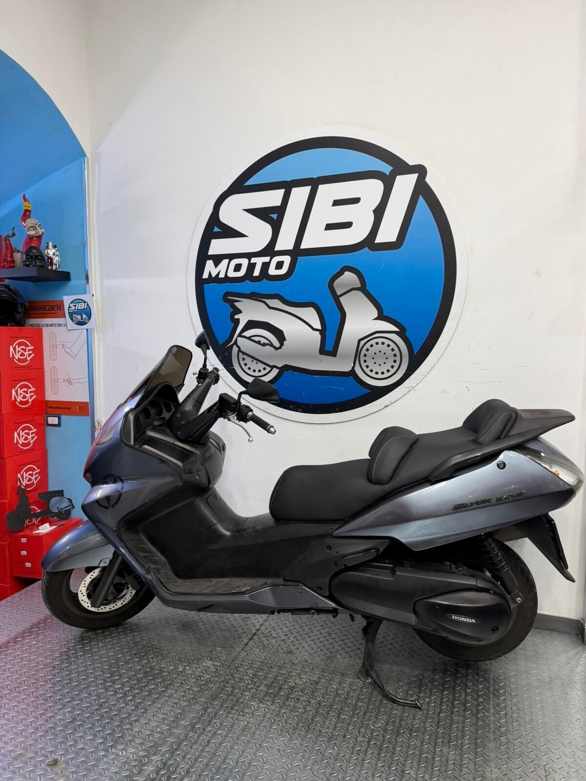 Honda Silver Wing 400