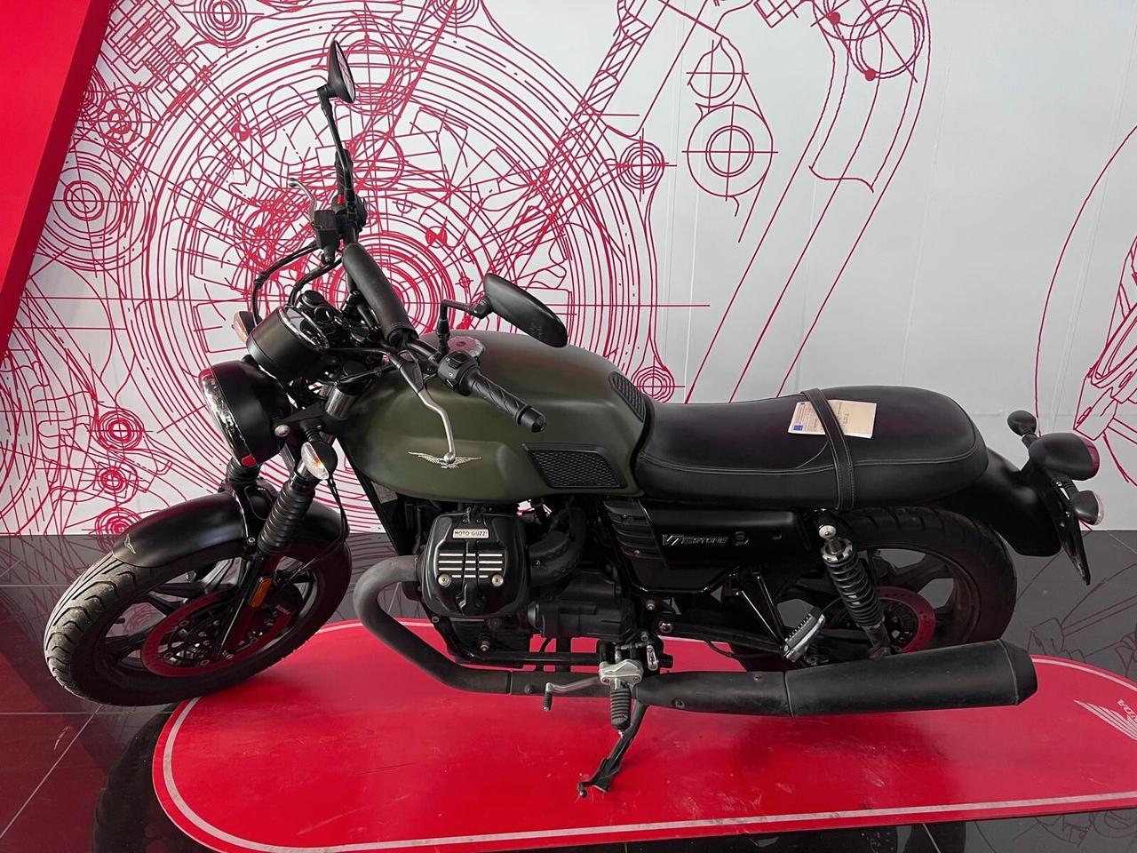 Moto Guzzi V7 III Stone 2018