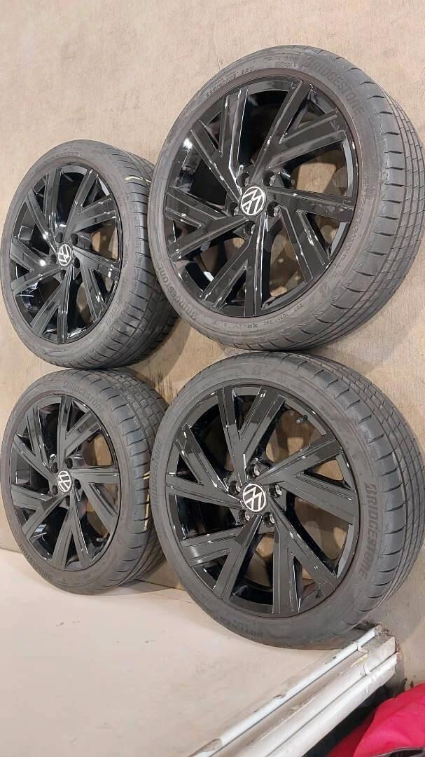 Volkswagen Golf 1.5 TGI DSG_NAVI_R18_CAMERA_MASSAGGIO