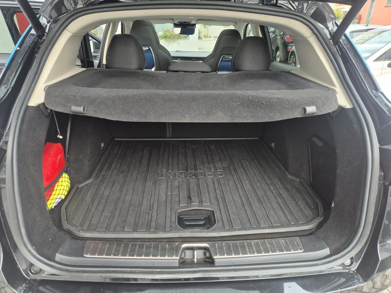 Lynk&co 01 PHEV 261CV