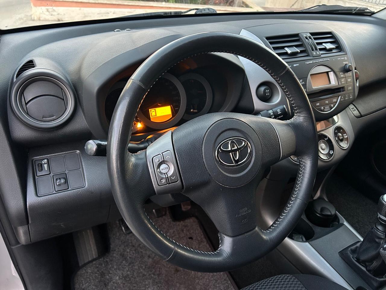 Toyota RAV 4 RAV4 2.2 D-4D 136 CV Sol unico propri