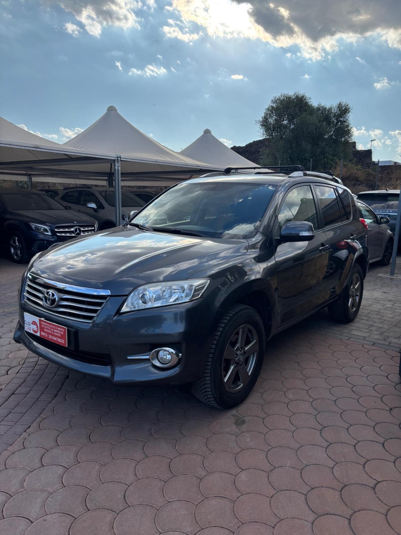 Toyota RAV 4 RAV4 2.2 D-4D 150 CV Lounge 10/2012