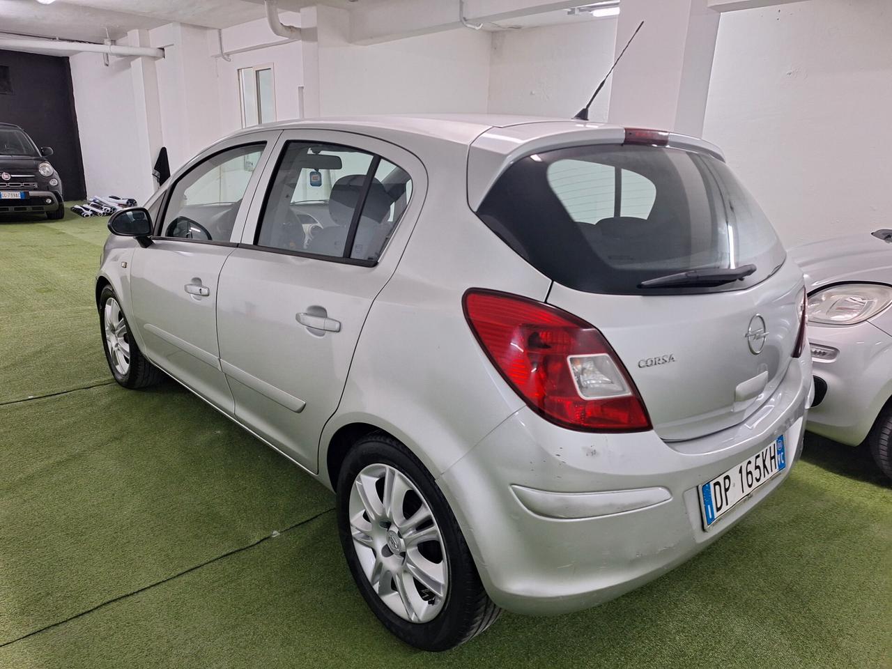 Opel Corsa 1.2 5 porte Easytronic Cosmo
