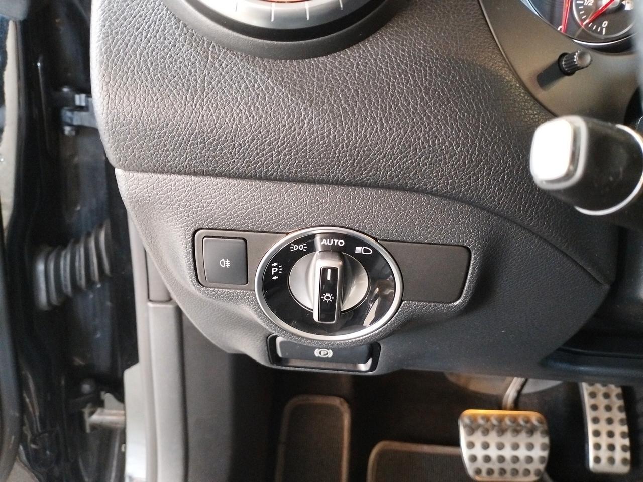 Mercedes-Benz CLA 200 d Premium auto FL