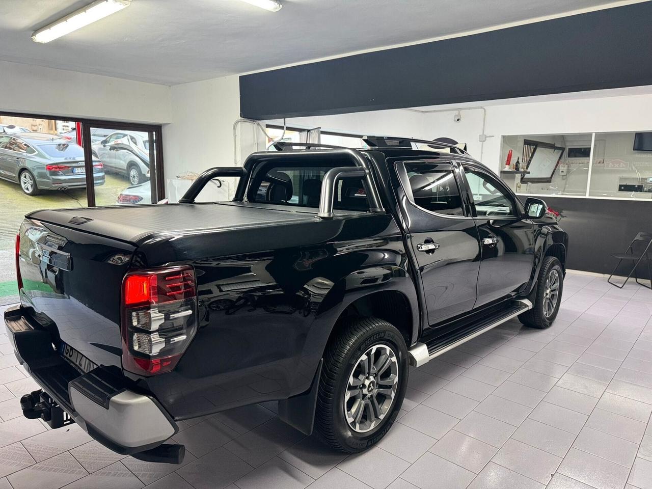 Mitsubishi L200 2.3 D Club Cab 4x4 Super Select Intense