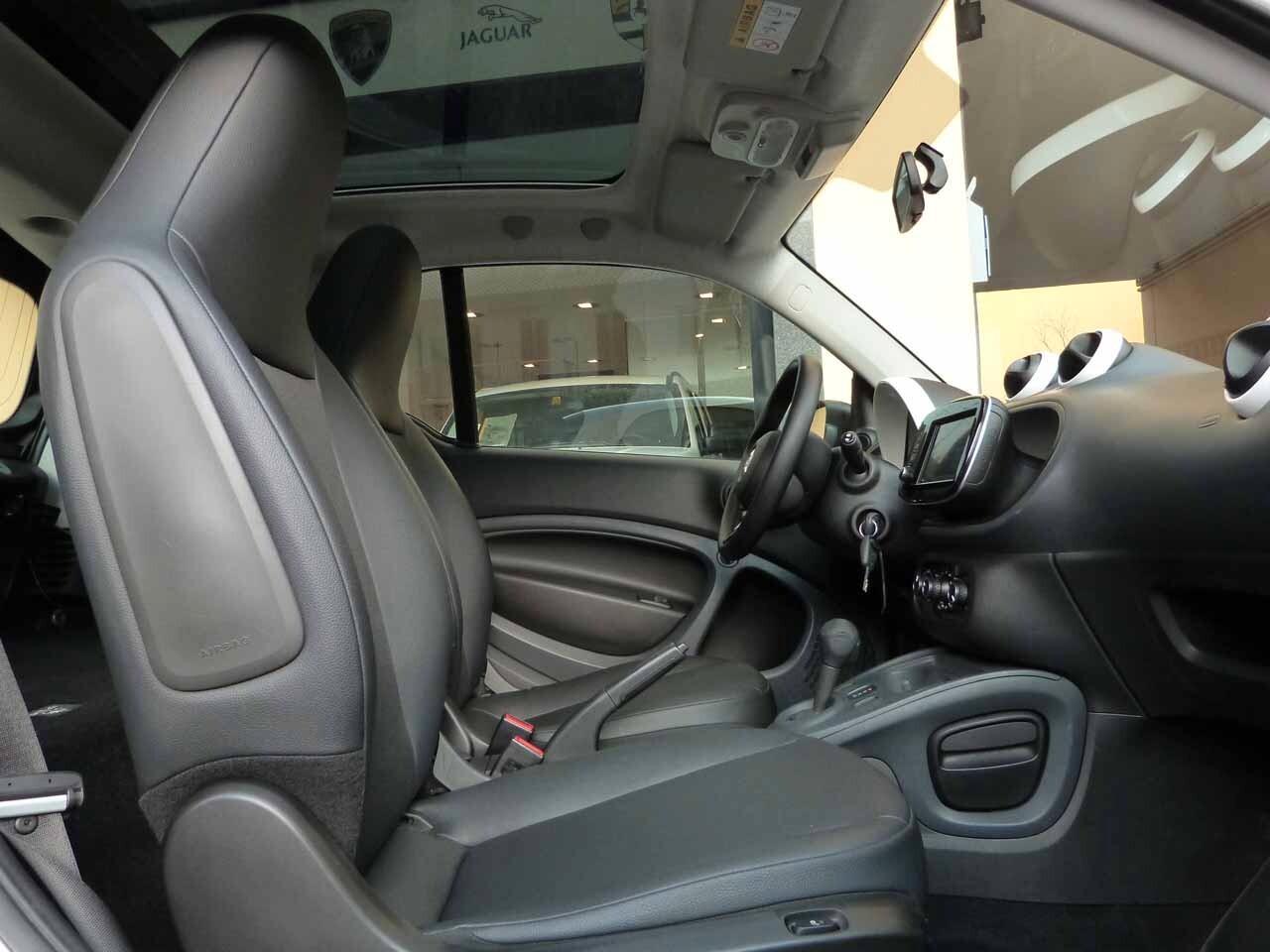 Smart ForTwo 70 1.0 twinamic Youngster 2018 Navi/tetto Panorama/Pelle