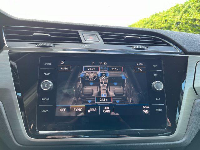 VOLKSWAGEN Touran 1.6 TDI 115 CV SCR DSG R LINE EXCLUSIVE *7 POSTI*